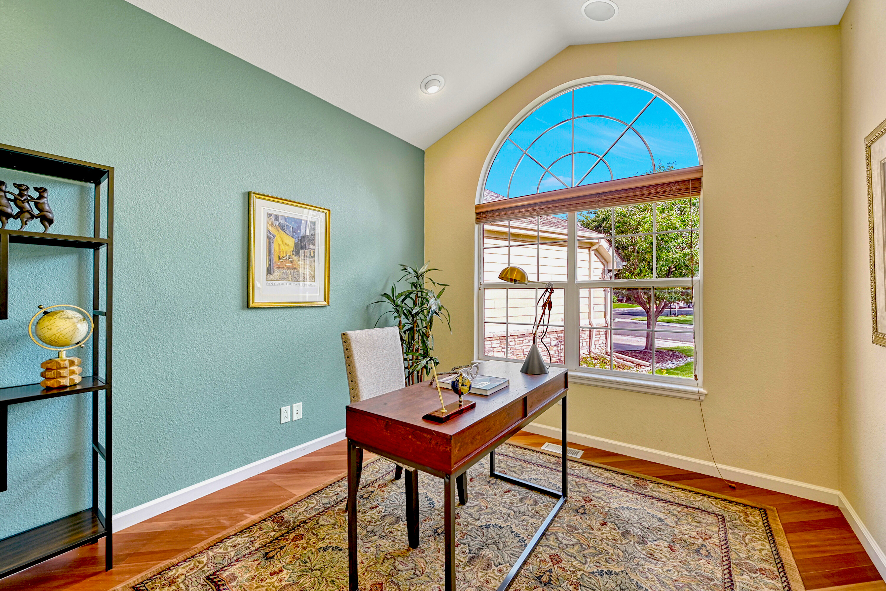 staged office